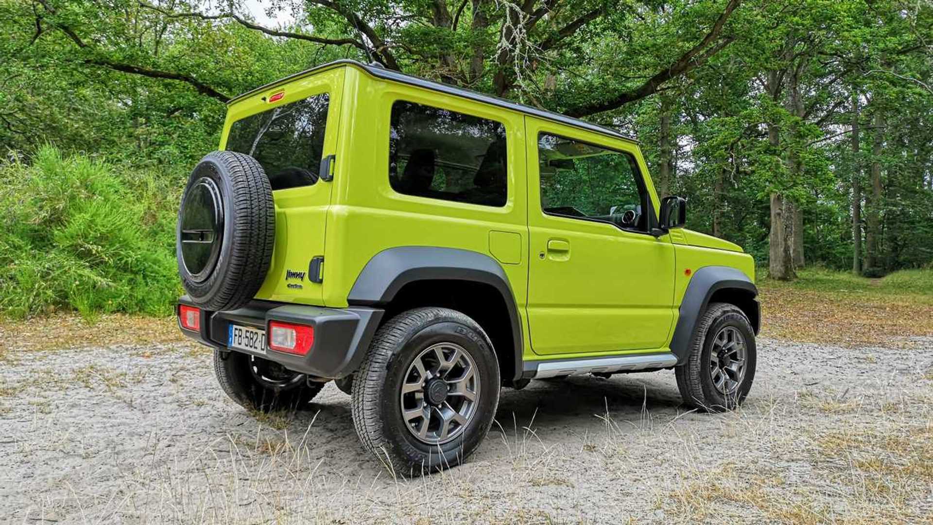 Suzuki jimny: поколения, кузова по годам, история модели и года выпуска, рестайлинг, характеристики, габариты, фото - carsweek