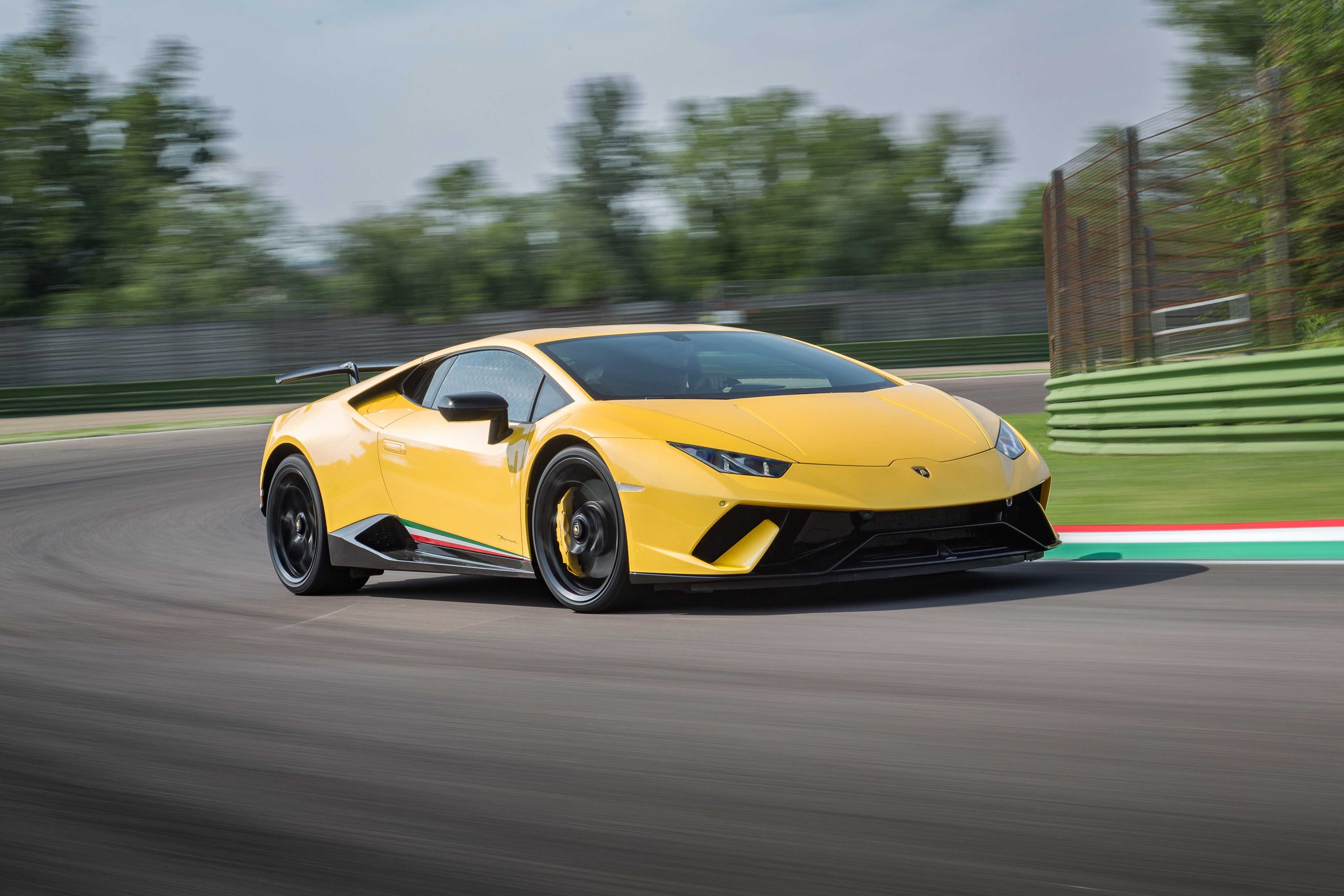 Lamborghini huracan: одна из самых знаменательных моделей бренда в новой истории