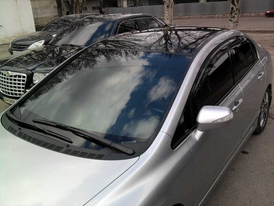 Плюсы и минусы черной крыши у автомобиля