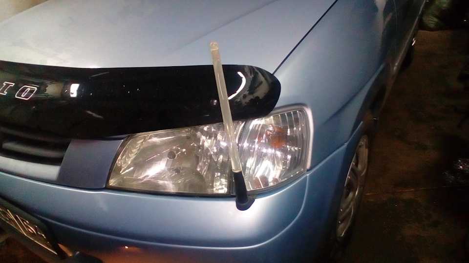 Зачем антенна на бампере праворуких авто