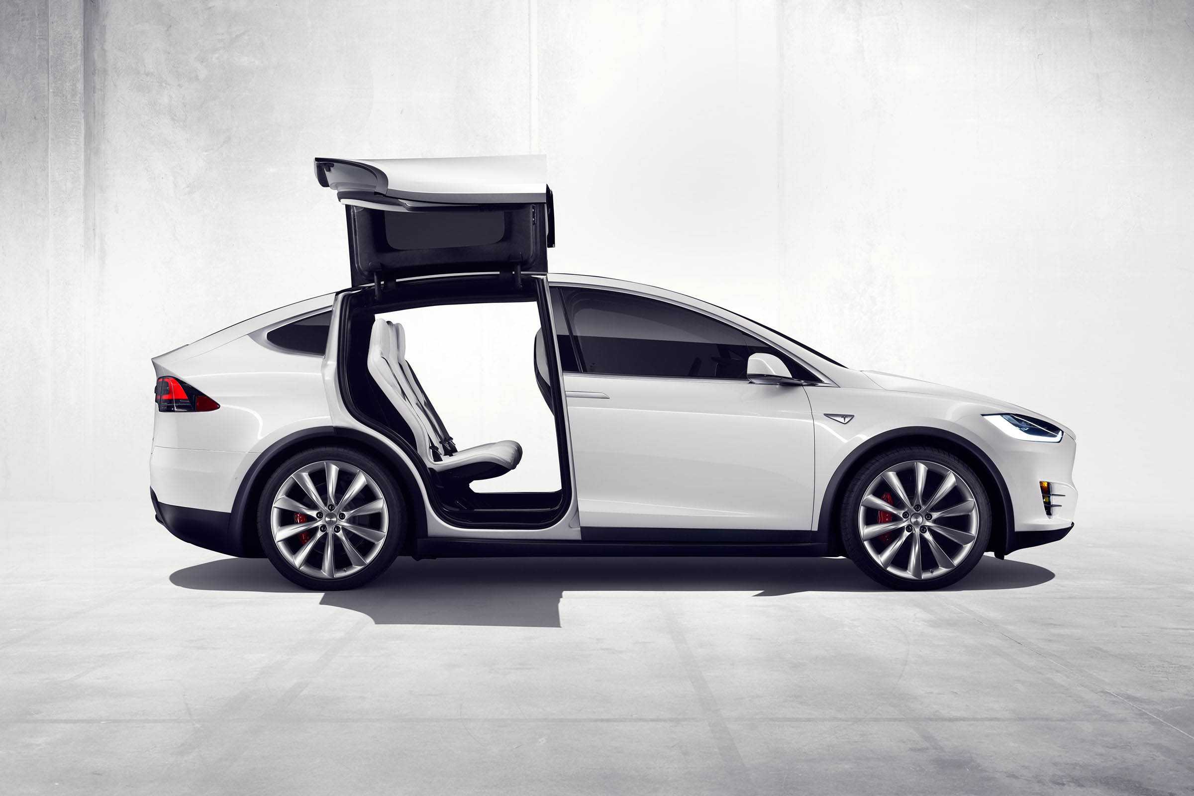 Tesla model x p100d: характеристики, стоимость, мощность, фото
