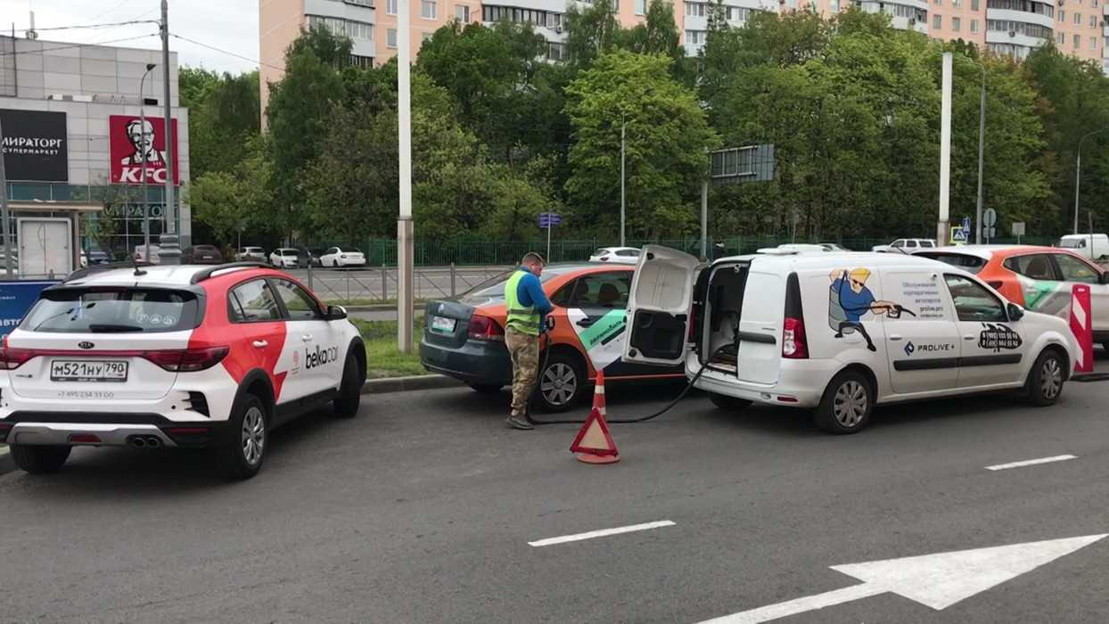 Парковка яндекс такси во дворе жилого дома куда звонить