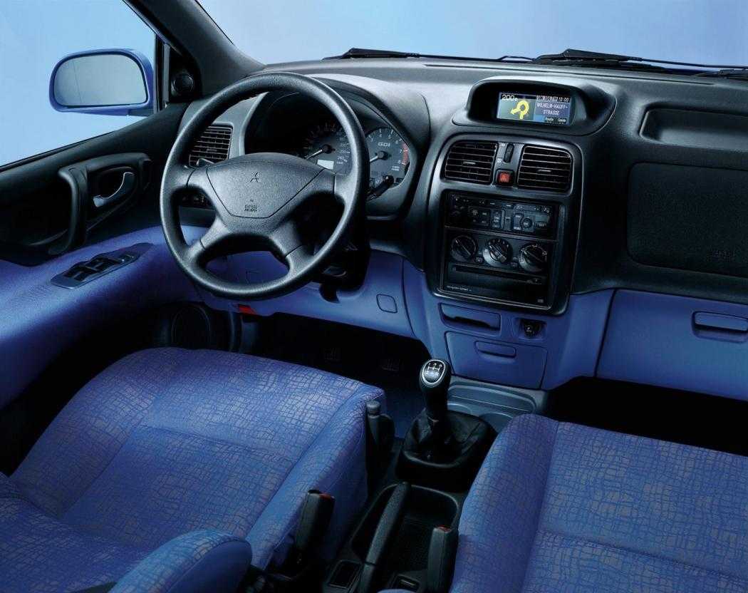 Mitsubishi space star (мицубиси спейс стар)