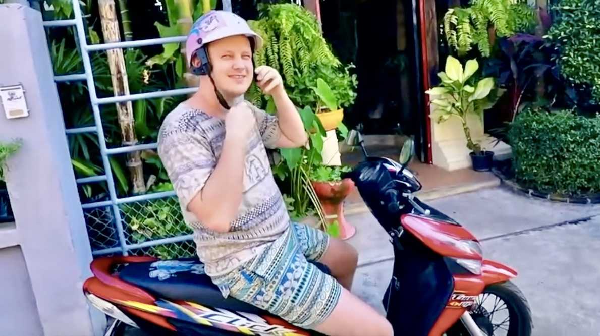 Как научиться ездить на скутере / первый раз на скутере