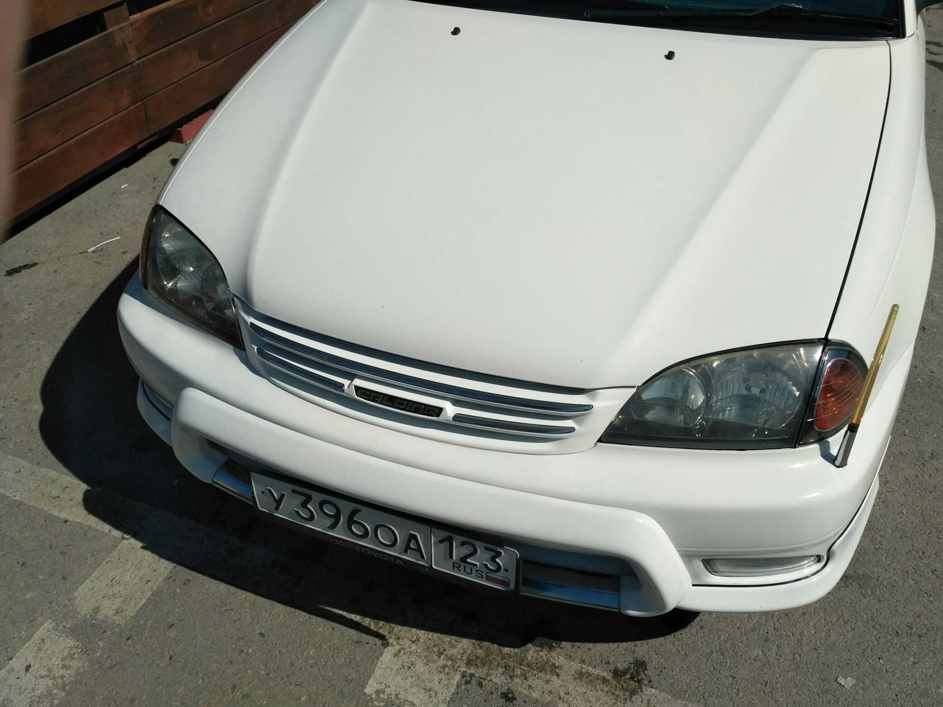 Зачем антенна на бампере праворуких авто