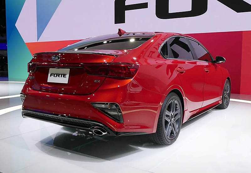 Американский автомобиль kia forte обновлен вслед за седаном cerato