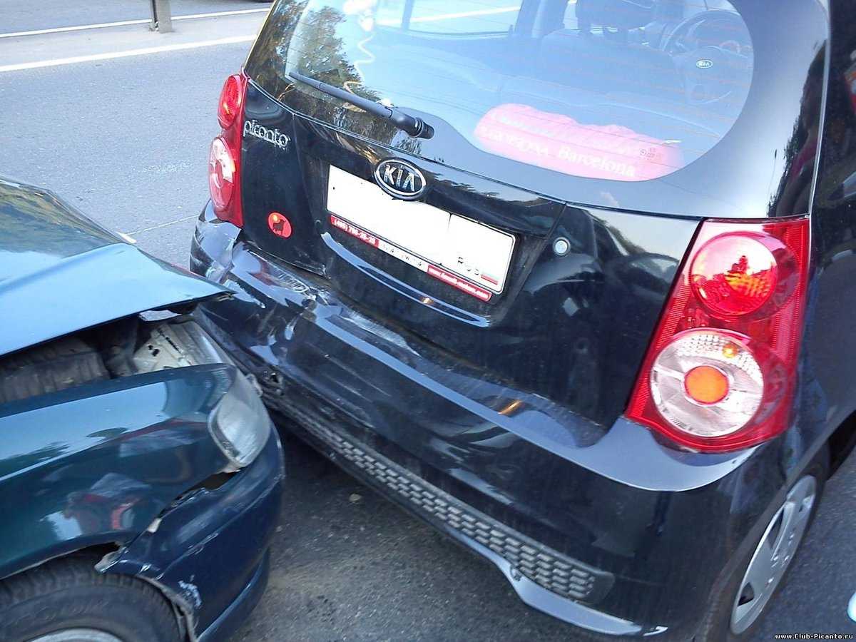 Если въехал в зад впереди идущего автомобиля, кто будет виноват