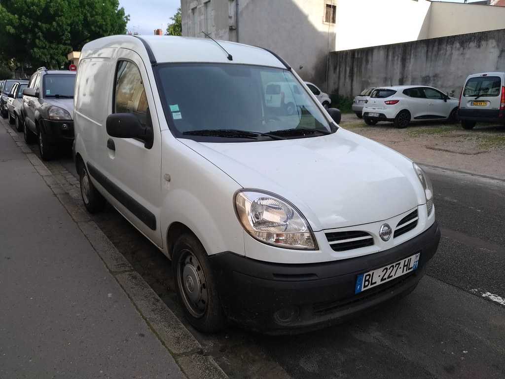 2003 - 2008 nissan kubistar
