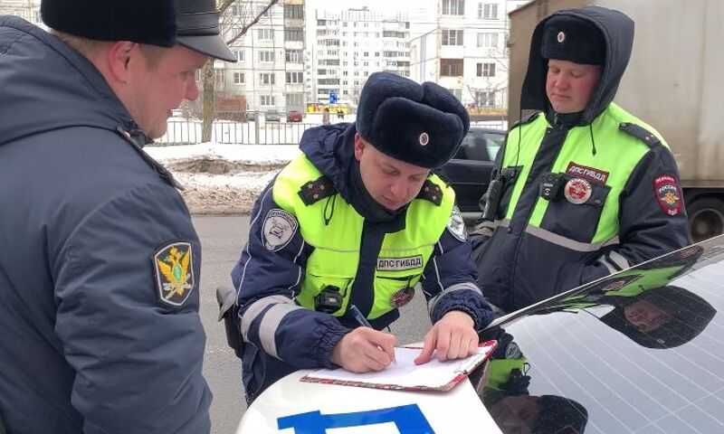 Могут ли гибдд останавливать где угодно?