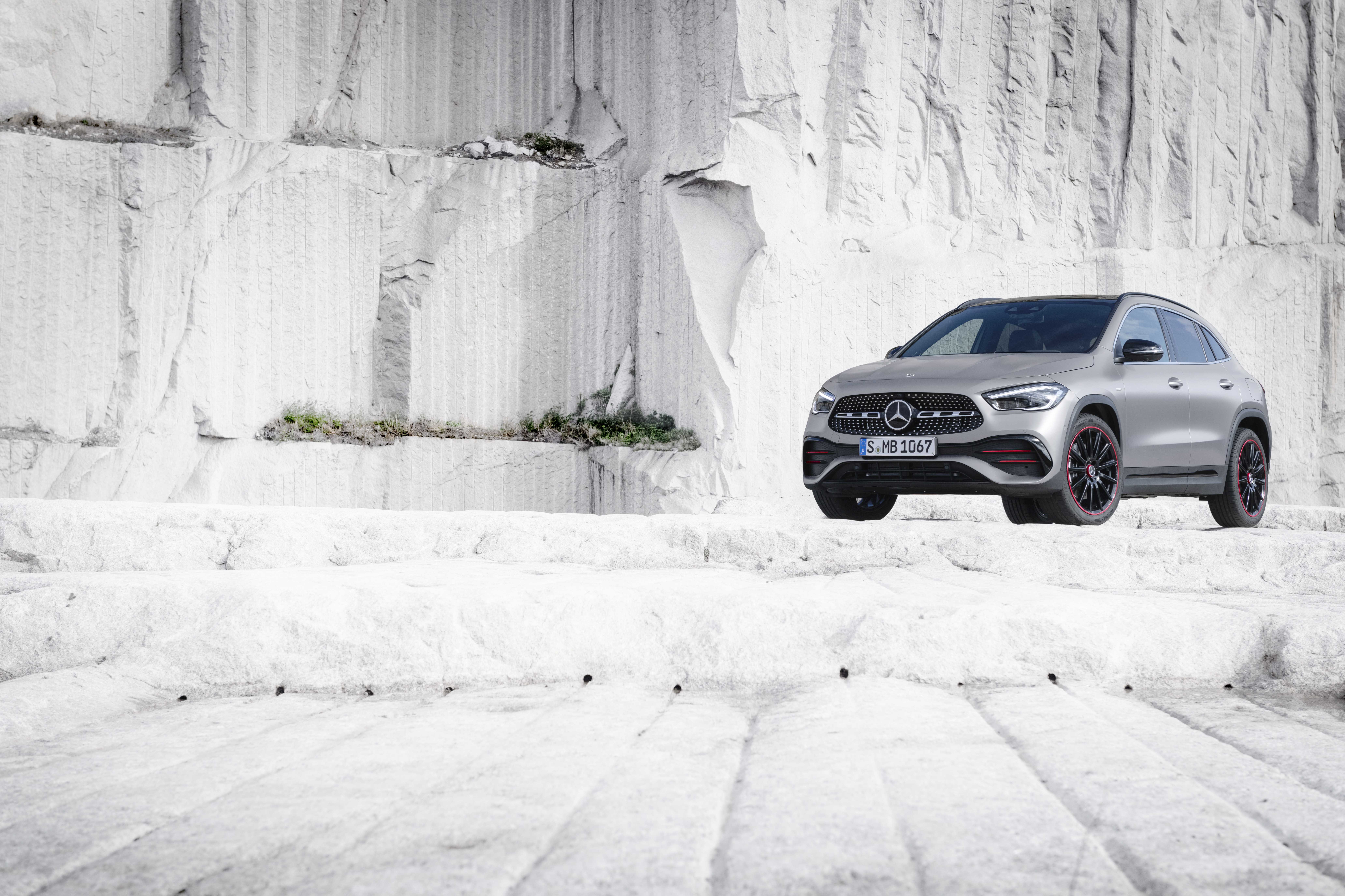 Mercedes-benz gla-klasse amg: поколения, кузова по годам, история модели и года выпуска, рестайлинг, характеристики, габариты, фото - carsweek