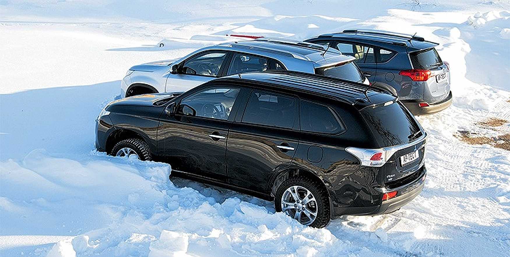 Mitsubishi outlander или toyota rav4: сравнение и что лучше