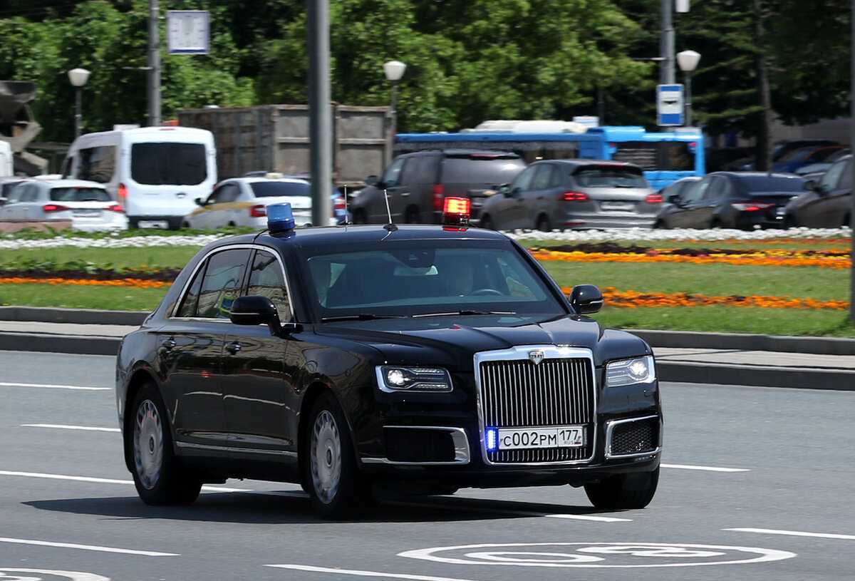 Царь-машина: путин приехал на инаугурацию на лимузине проекта «кортеж»