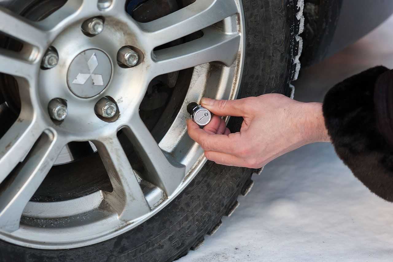 Для чего нужны колпачки на колесах автомобиля