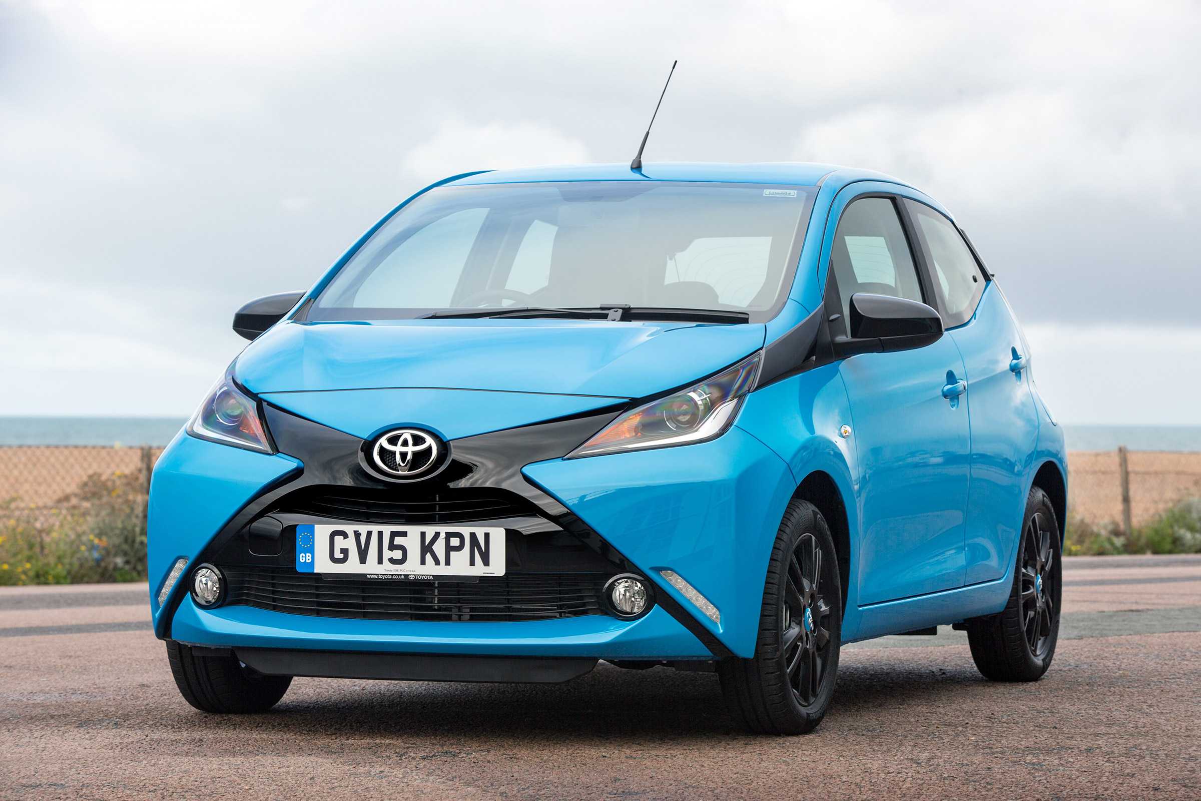 Toyota aygo: поколения, кузова по годам, история модели и года выпуска, рестайлинг, характеристики, габариты, фото - carsweek