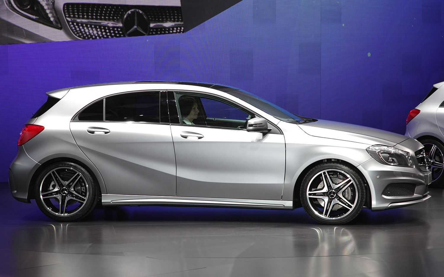 Mercedes-benz a-klasse: поколения, кузова по годам, история модели и года выпуска, рестайлинг, характеристики, габариты, фото - carsweek