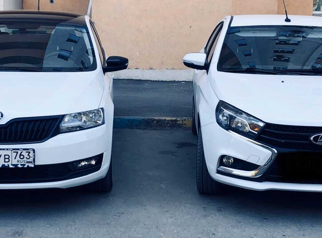 Какой автомобиль лучше: lada vesta или skoda rapid
