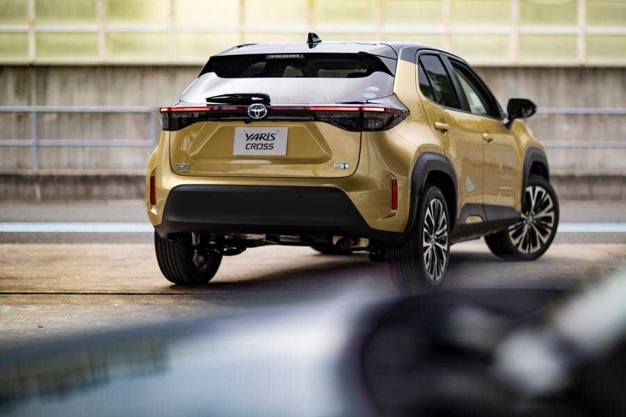 Toyota yaris cross 2021: обзор, фото характеристики гибрида, комплект