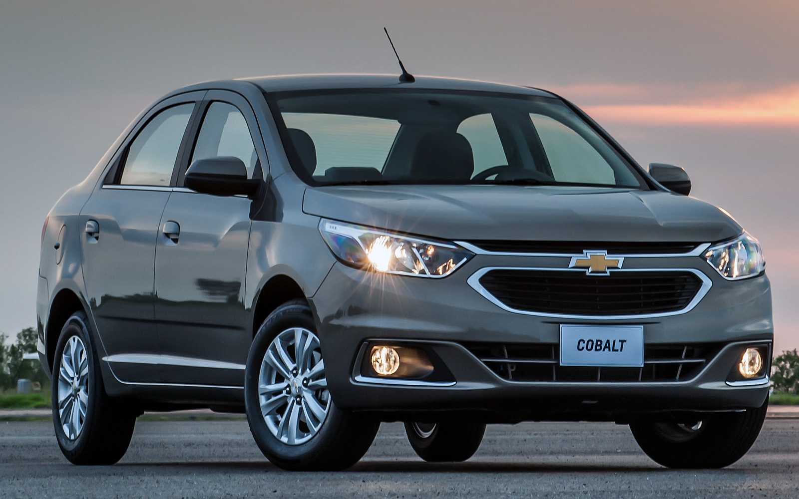 Отличия ravon r4 и chevrolet cobalt: что выбрать?
