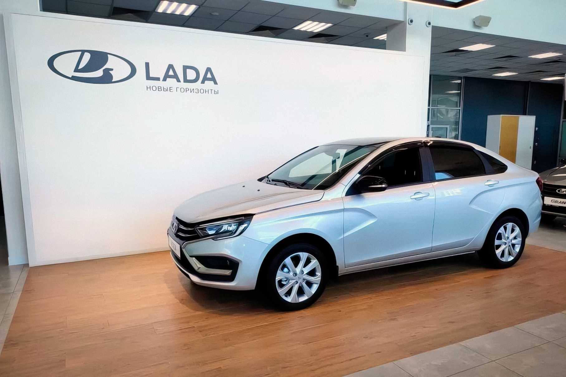 +7 новинок лада 2023 года: lada iskra (которая "новая гранта"), обновленная vesta ng и многие другие модели автоваза